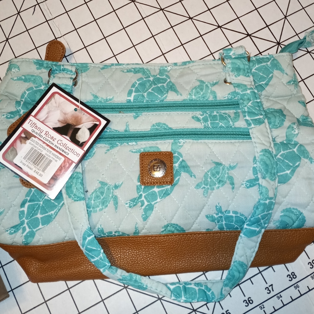 BNWT STONEY MOUNTAIN PURSE